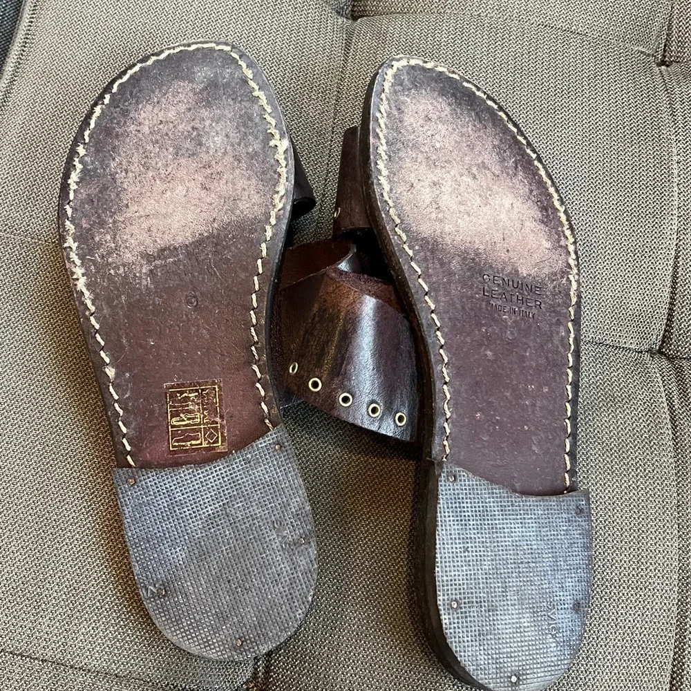 🧋Adorable leather sandals flats from Italy brown size 6